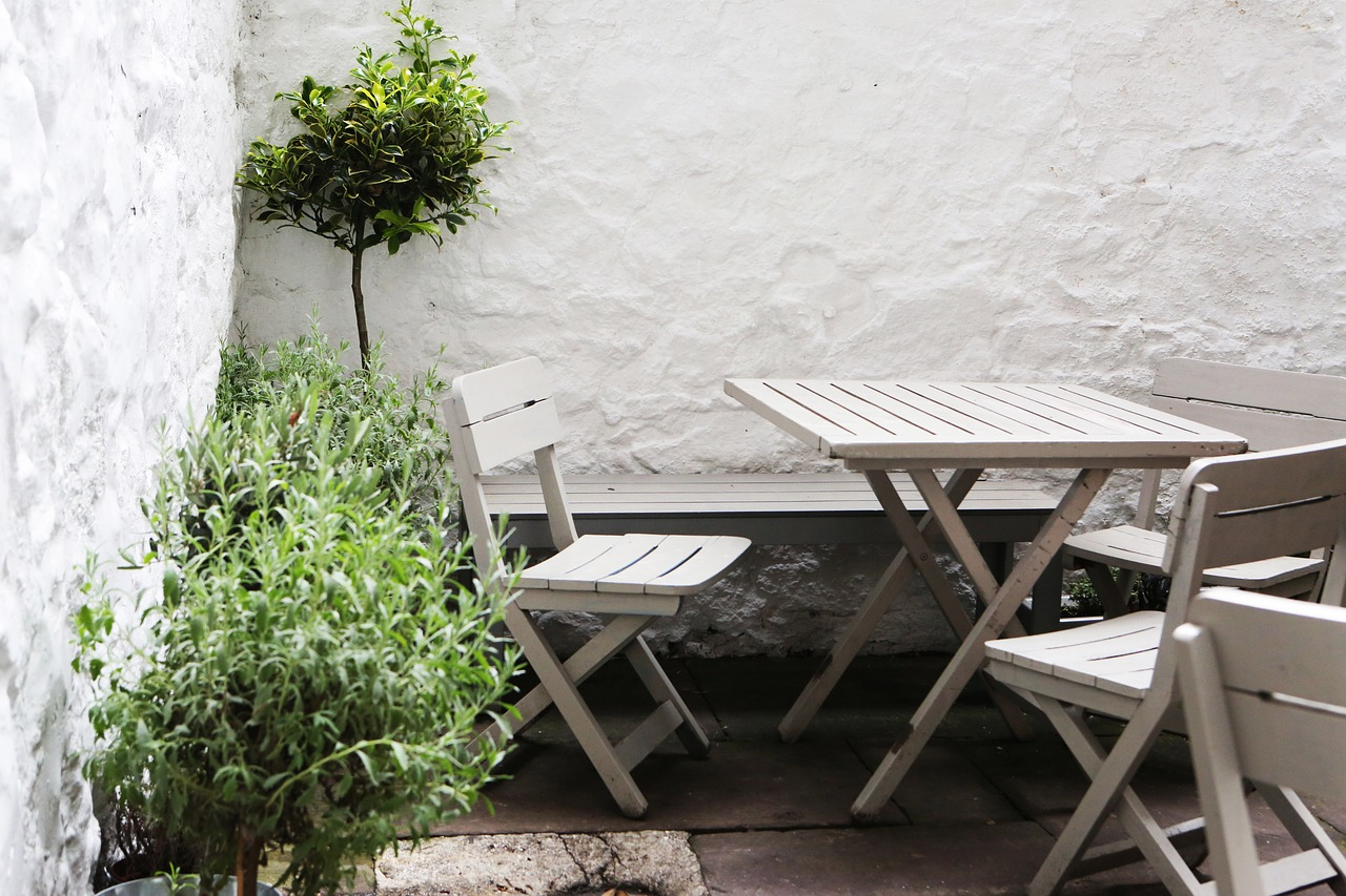 Design Elements That Define Modern Patio Spaces
